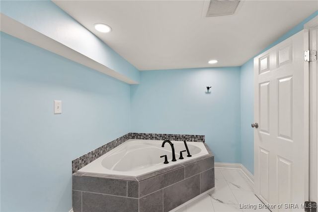 1775 Elmview, New Albany, IN 47150