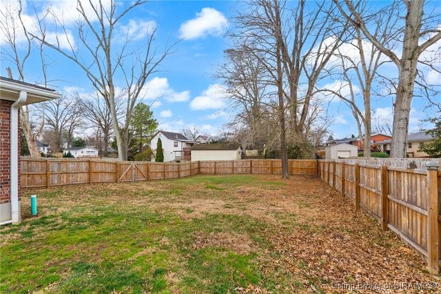 1775 Elmview, New Albany, IN 47150