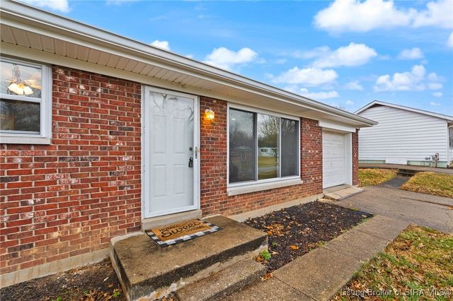 1775 Elmview, New Albany, IN 47150