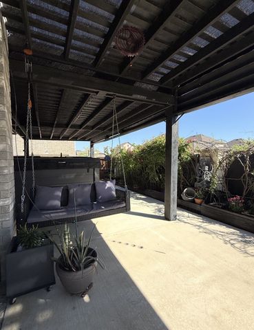 4325 Smokey Quartz Lane, Arlington, TX 76005