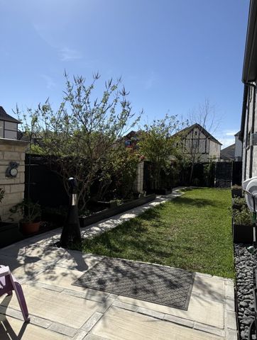 4325 Smokey Quartz Lane, Arlington, TX 76005