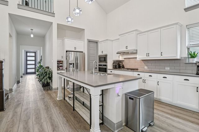 4325 Smokey Quartz Lane, Arlington, TX 76005