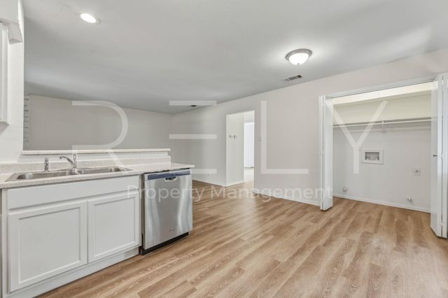 302 Algerita DR A, Georgetown, TX 78628