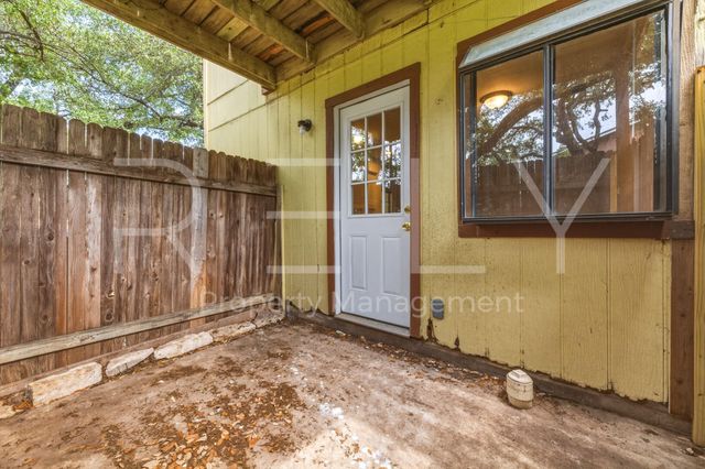 302 Algerita DR A, Georgetown, TX 78628