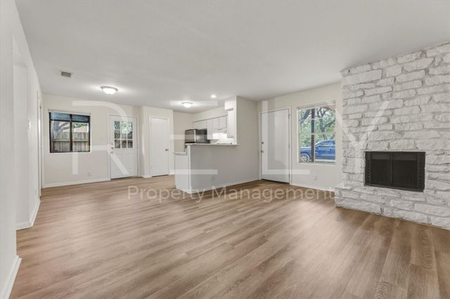 302 Algerita DR A, Georgetown, TX 78628