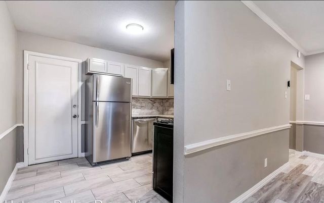 4031 Cole Avenue J, Dallas, TX 75204