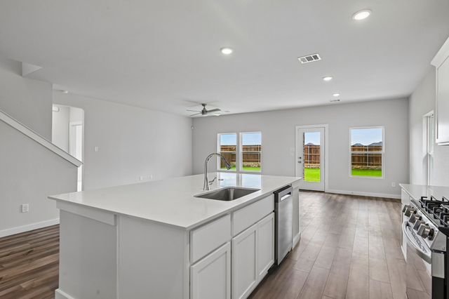 900 Wattle Lane, Alvarado, TX 76009
