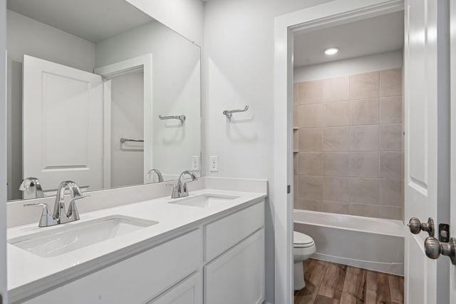 900 Wattle Lane, Alvarado, TX 76009