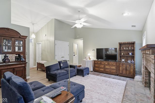 737 Franklin Court, Greenfield, IN 46140