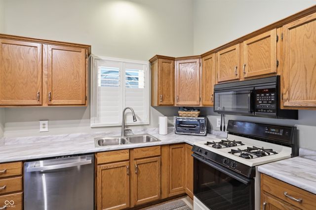 737 Franklin Court, Greenfield, IN 46140