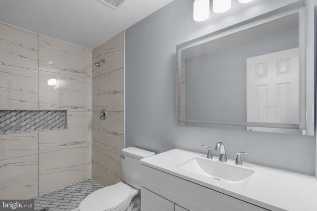 800 WHEELER HILL DR SE, Washington, DC 20032