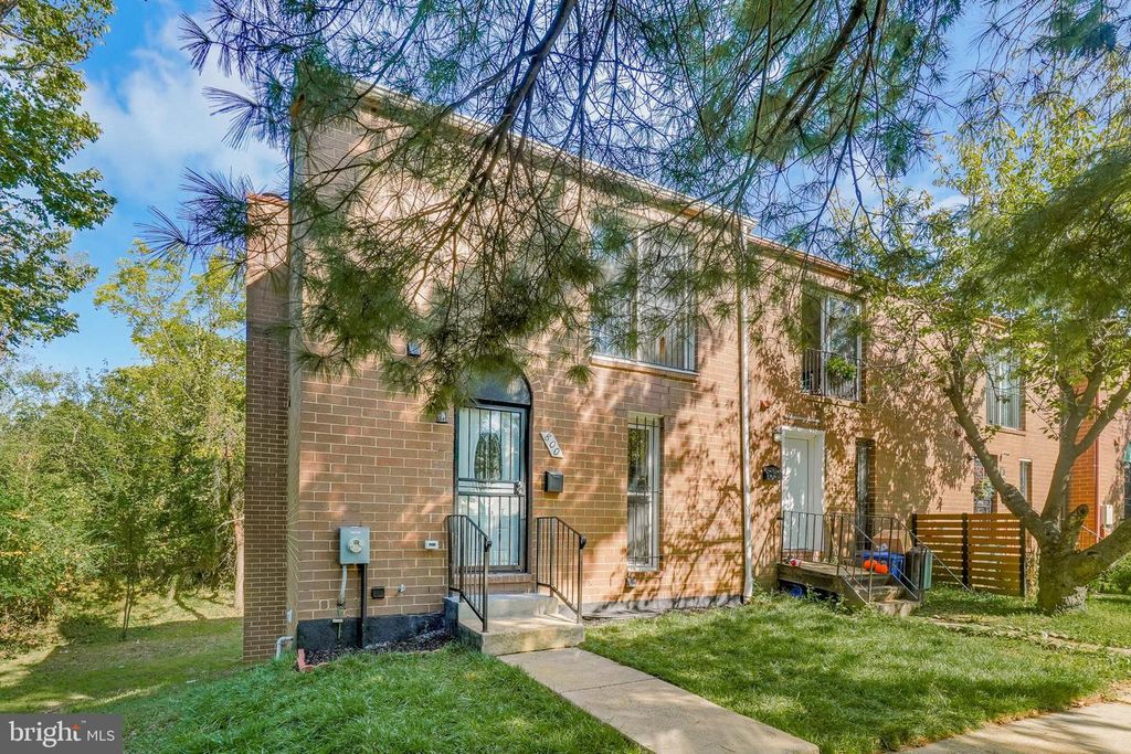 800 WHEELER HILL DR SE, Washington, DC 20032