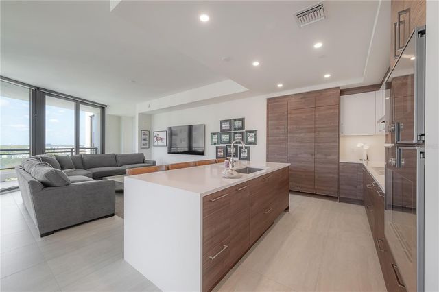2103 BAYSHORE BOULEVARD 802, Tampa, FL 33606