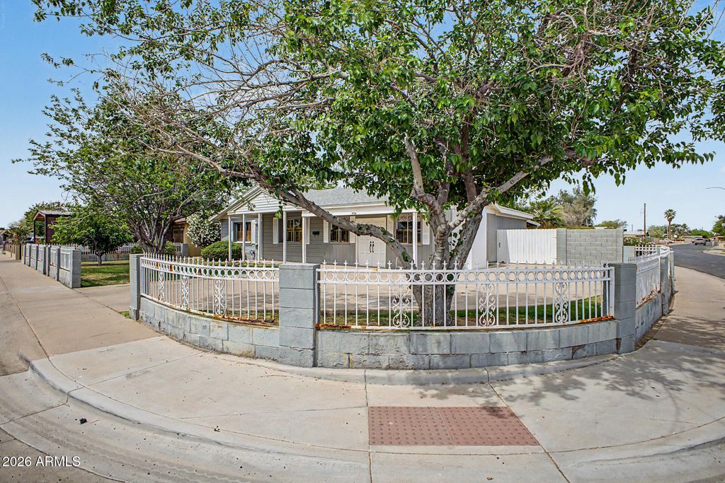 5324 W LEWIS Avenue, Phoenix, AZ 85035