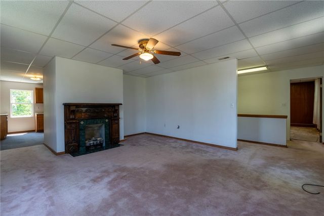 221 Brown Ave, City Of But Se, PA 16001