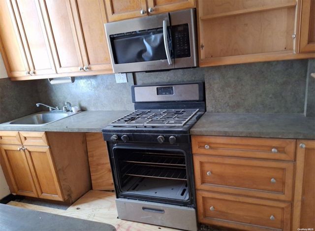 21-38 35 Street 1H, Astoria, NY 11105