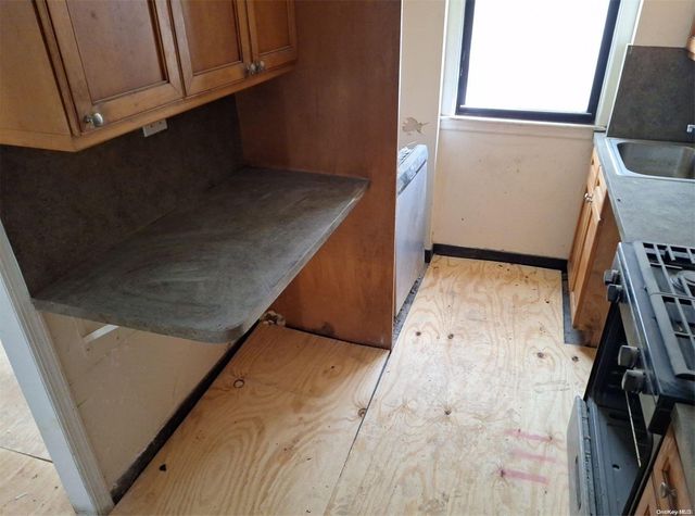 21-38 35 Street 1H, Astoria, NY 11105