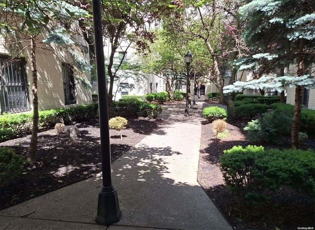 21-38 35 Street 1H, Astoria, NY 11105