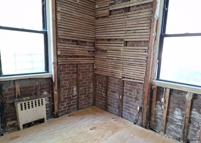 21-38 35 Street 1H, Astoria, NY 11105
