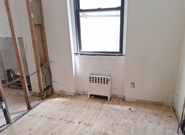 21-38 35 Street 1H, Astoria, NY 11105