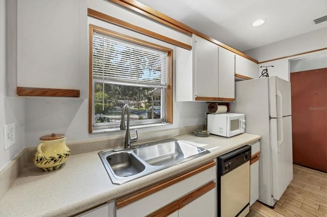 4715 VILLAGE GARDENS DRIVE 68, Sarasota, FL 34234