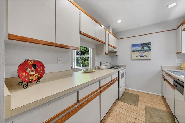 4715 VILLAGE GARDENS DRIVE 68, Sarasota, FL 34234