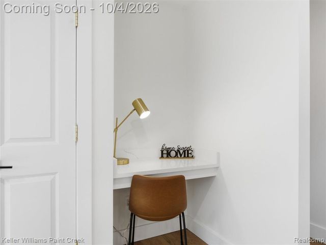 1066 Grandview Drive, Rochester Hills, MI 48306