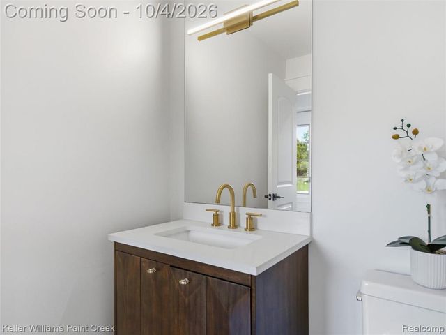 1066 Grandview Drive, Rochester Hills, MI 48306