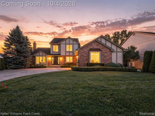 1066 Grandview Drive, Rochester Hills, MI 48306