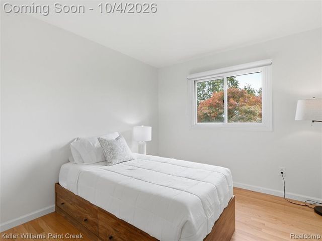 1066 Grandview Drive, Rochester Hills, MI 48306