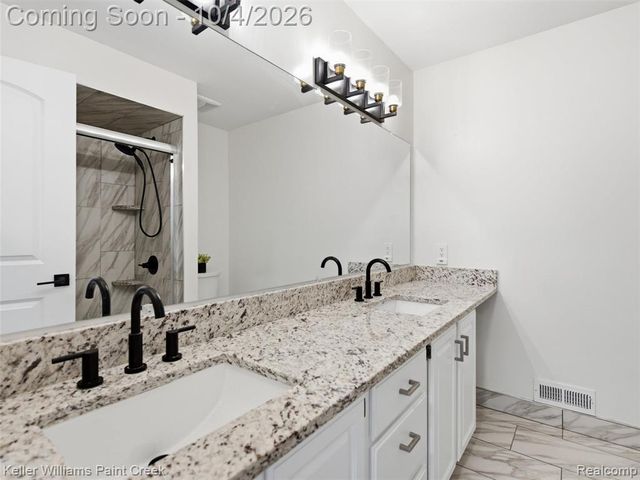1066 Grandview Drive, Rochester Hills, MI 48306
