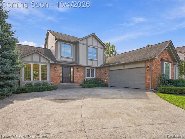 1066 Grandview Drive, Rochester Hills, MI 48306