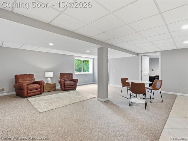 1066 Grandview Drive, Rochester Hills, MI 48306