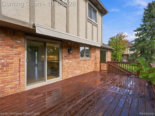 1066 Grandview Drive, Rochester Hills, MI 48306