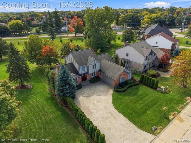1066 Grandview Drive, Rochester Hills, MI 48306