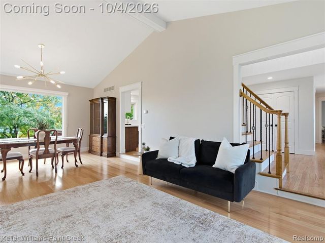 1066 Grandview Drive, Rochester Hills, MI 48306