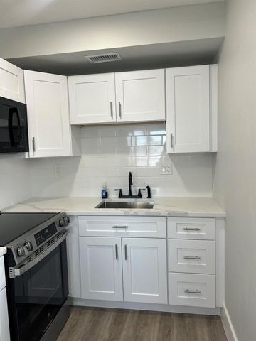 1980 Sunset Avenue 12, Lake Worth Beach, FL 33461