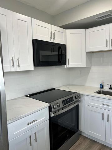 1980 Sunset Avenue 12, Lake Worth Beach, FL 33461