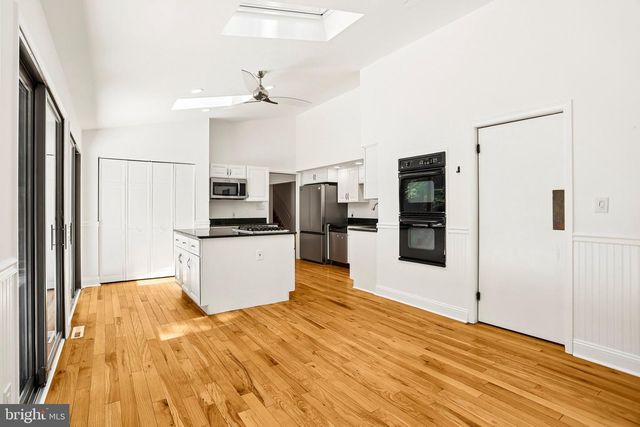 34 OAKWOOD DR, Medford, NJ 08055
