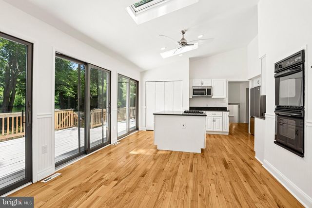 34 OAKWOOD DR, Medford, NJ 08055
