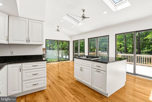 34 OAKWOOD DR, Medford, NJ 08055