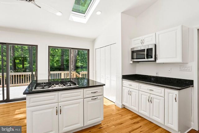 34 OAKWOOD DR, Medford, NJ 08055
