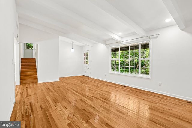 34 OAKWOOD DR, Medford, NJ 08055