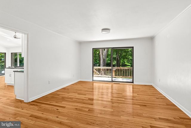 34 OAKWOOD DR, Medford, NJ 08055