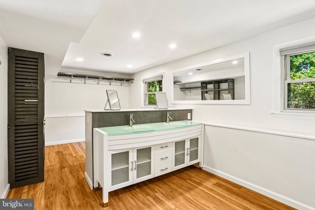 34 OAKWOOD DR, Medford, NJ 08055