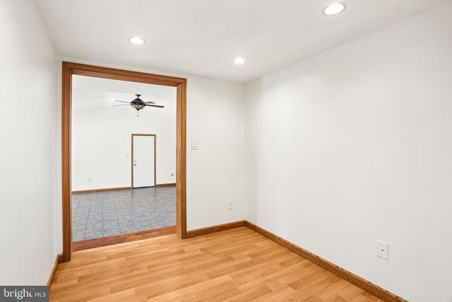 34 OAKWOOD DR, Medford, NJ 08055