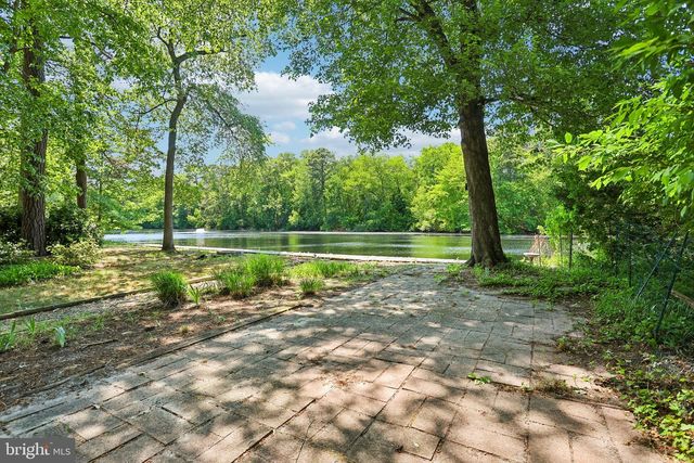 34 OAKWOOD DR, Medford, NJ 08055