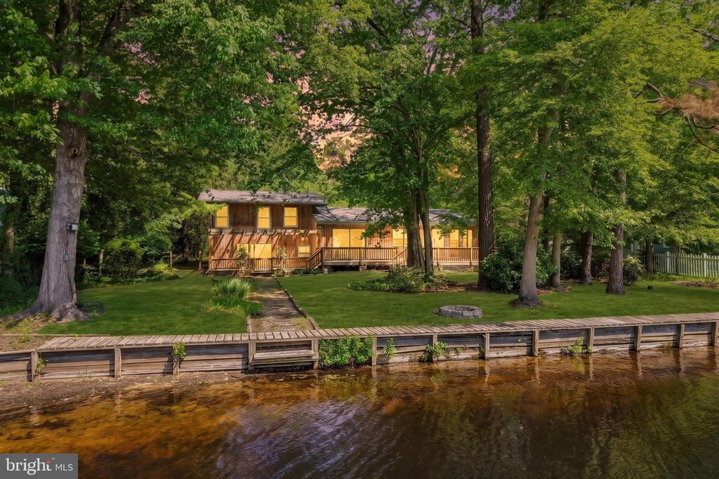 34 OAKWOOD DR, Medford, NJ 08055