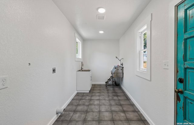 331 Furr, San Antonio, TX 78201