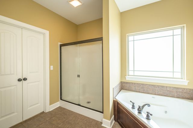 878 Windrush Loop, Chattanooga, TN 37421